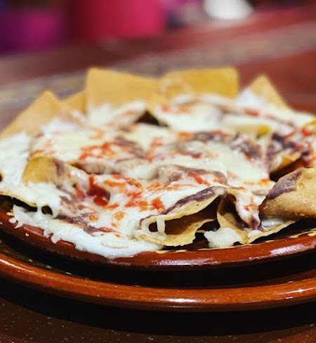 Chilaquiles gratinados con queso